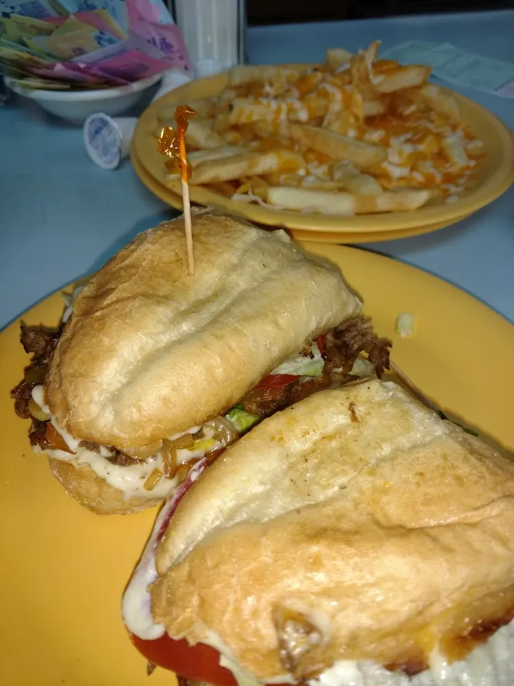 Steak Sandwich with Lettuce Tomato and Mayo